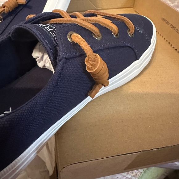 Sperry Women’s Top Sider with Tan Laces - Picture 2 of 6